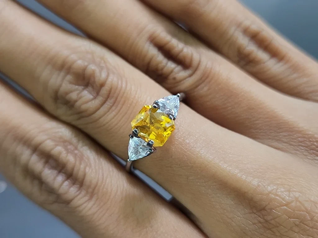 Sapphire Vivid Yellow radiant cut 1.64 carats, Sri Lanka Image №5