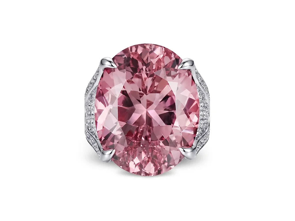 Ring with 20.06-carat morganite and diamonds in 900 platinum Image №1