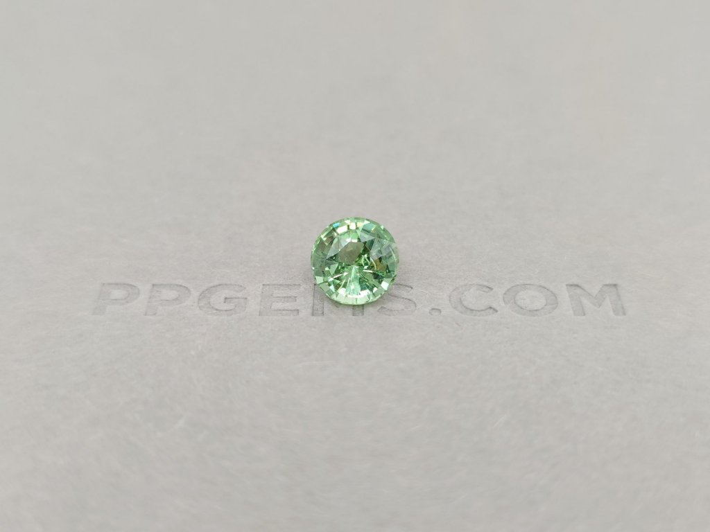 Light green tsavorite in a 2.53 ct round cut Image №1