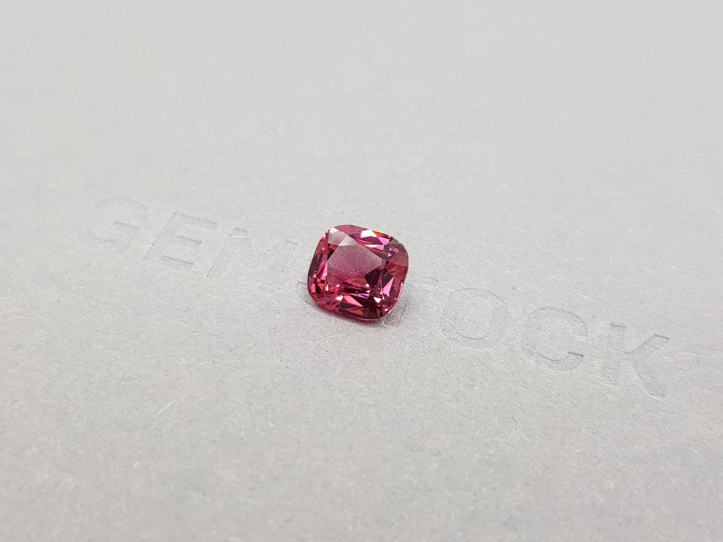 Vivid pinkish-red Burmese spinel in cushion cut 2.02 ct  Image №3
