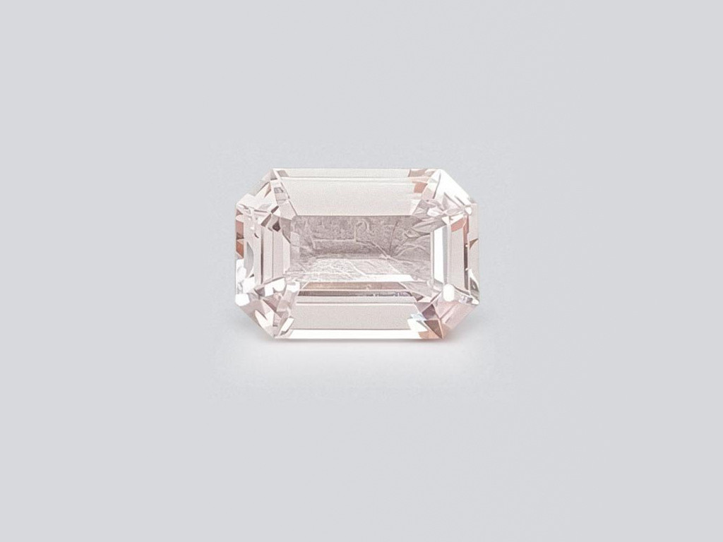 2.29 carat emerald-cut morganite, Africa Image №1
