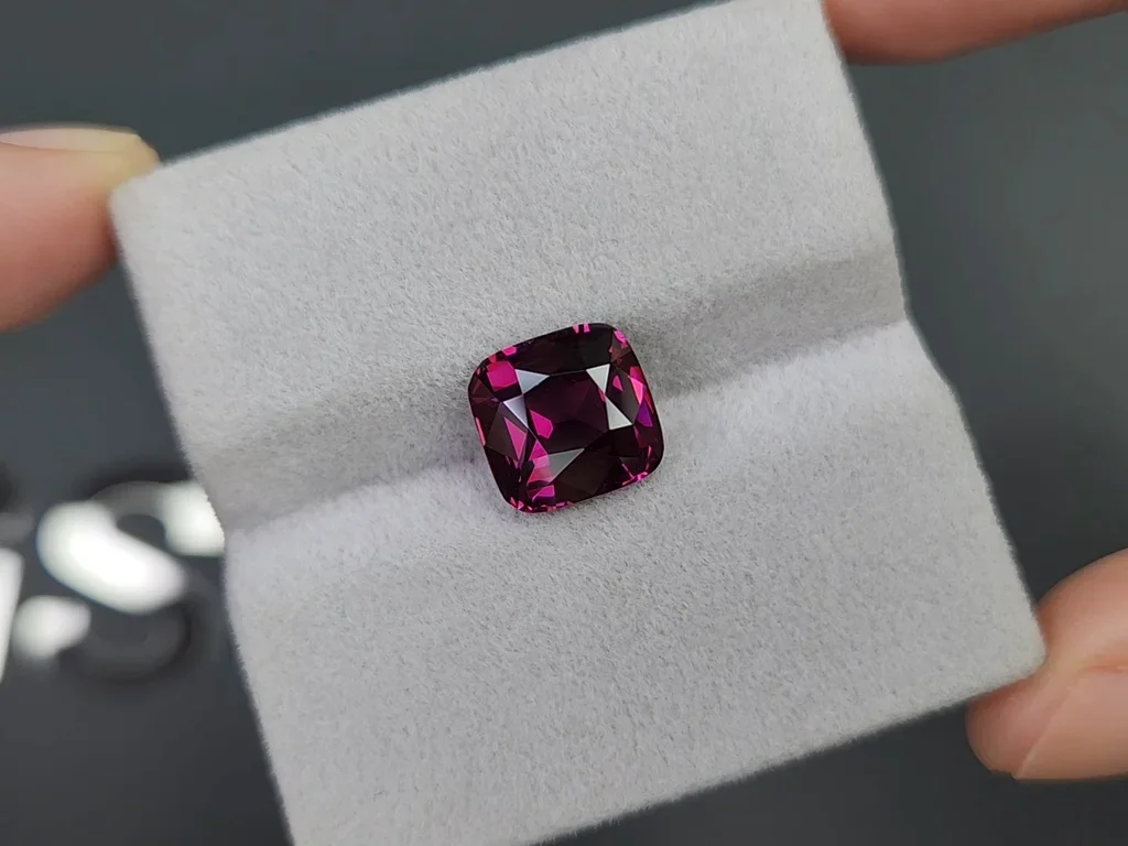Purple rhodolite garnet in cushion cut 5.23 carats, Tanzania  Image №4