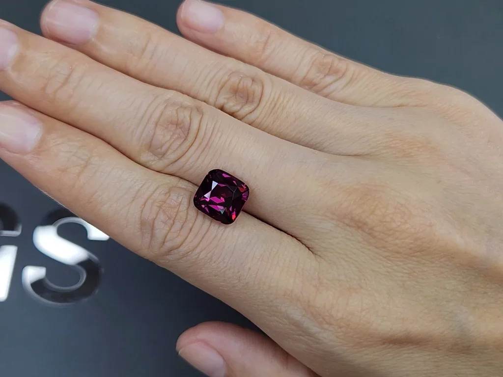 Purple rhodolite garnet in cushion cut 5.23 carats, Tanzania  Image №2
