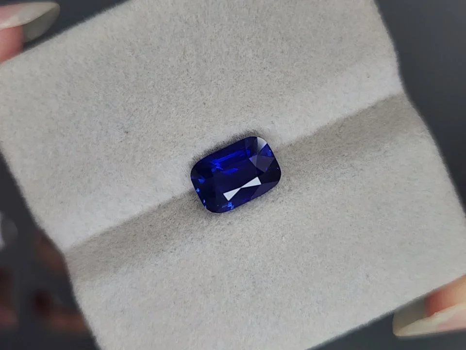 Cushion cut Royal Blue sapphire 2.55 carats, Sri Lanka  Image №4