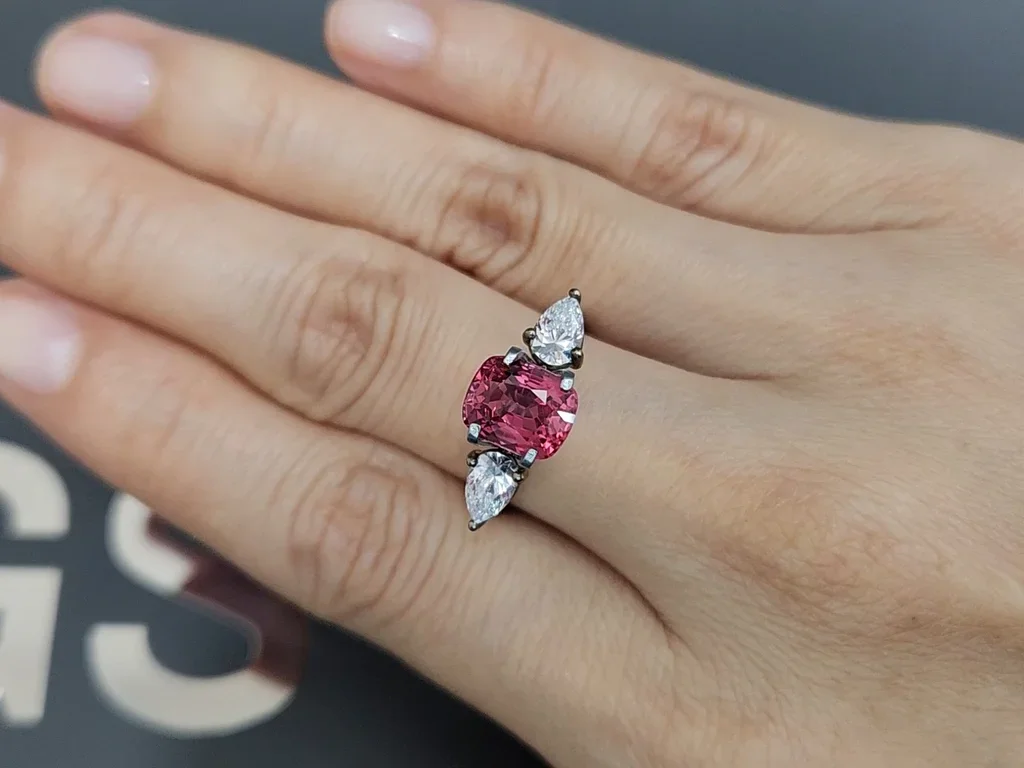 Red-pink Mahenge spinel in cushion cut 2.69 carats, Tanzania Image №5