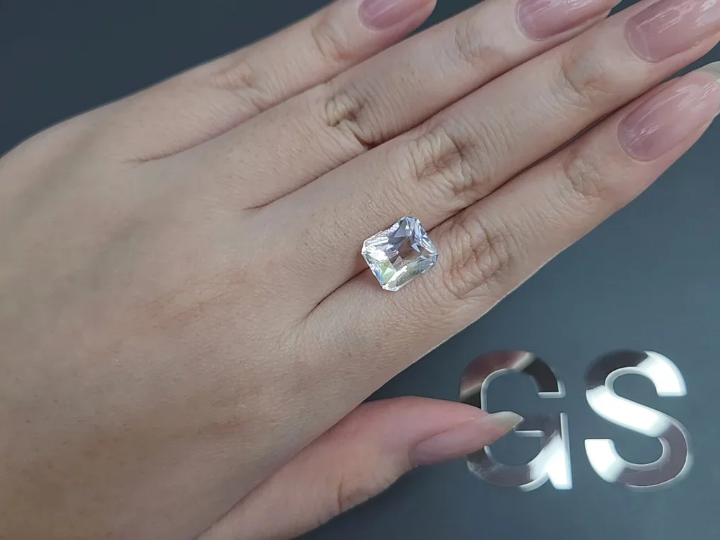 Moonstone in octagon cut 4.32 carats, Madagascar Image №2