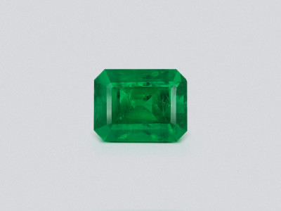 Emerald Verdant green octagon cut 4.03 carats, Panjshir photo