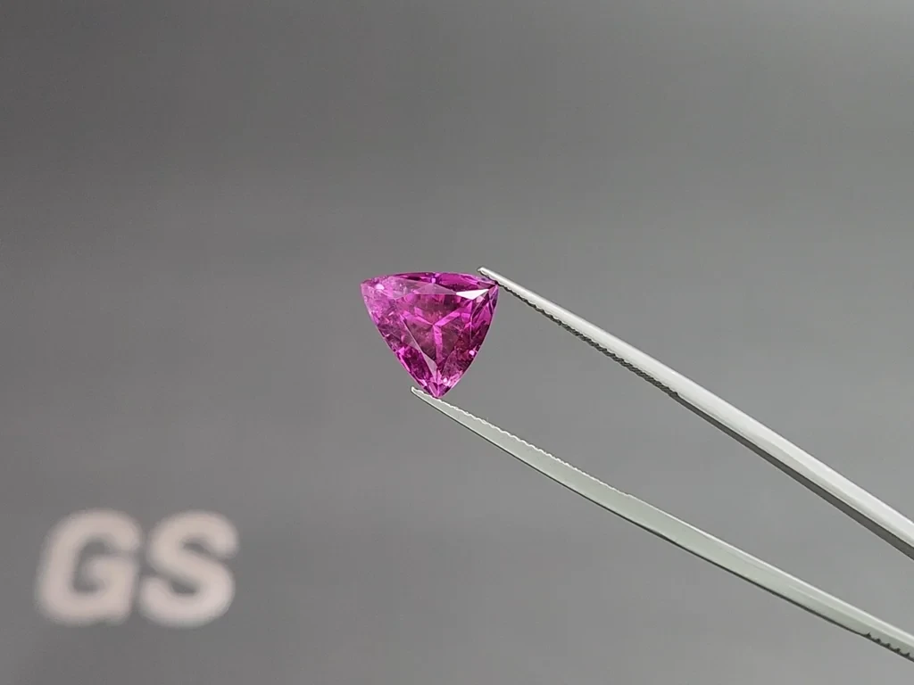 Purple tourmaline trillion cut 5.15 carats, Africa Image №3