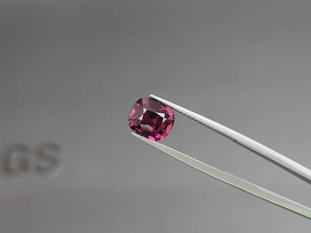 Purple garnet cushion cut 4.56 carats, Tanzania Image №3