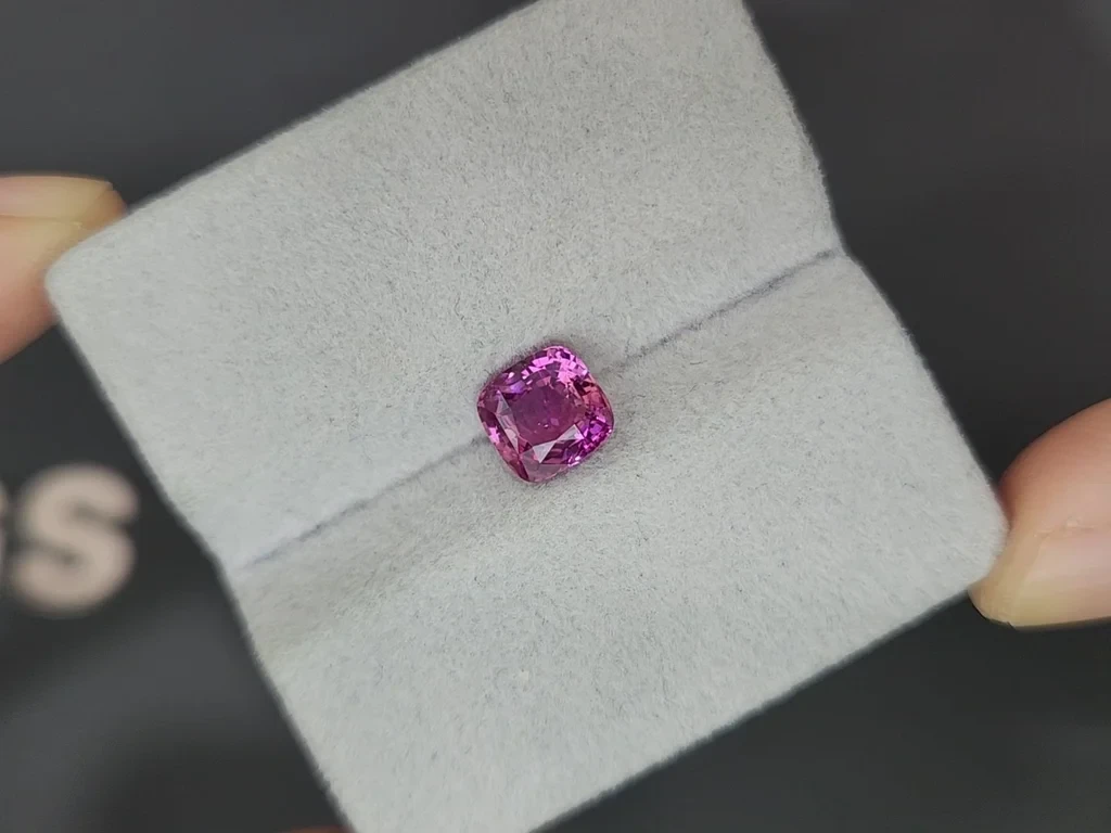 Unheated pink sapphire cushion cut 2.03 carats, Sri Lanka Image №4