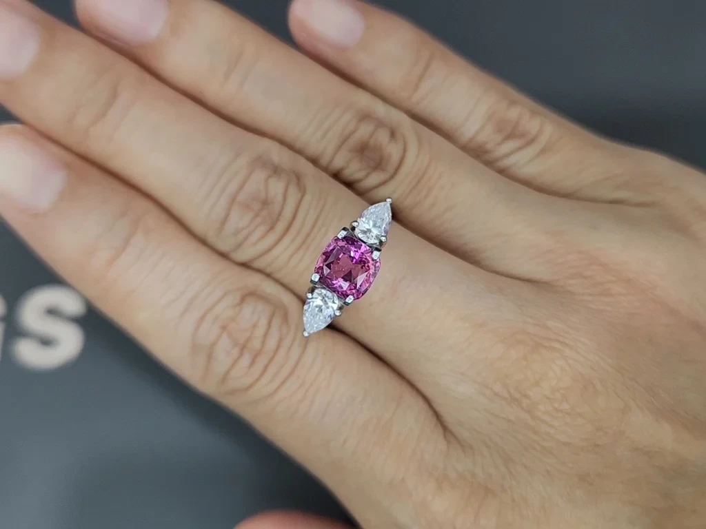 Unheated pink sapphire cushion cut 2.03 carats, Sri Lanka Image №5