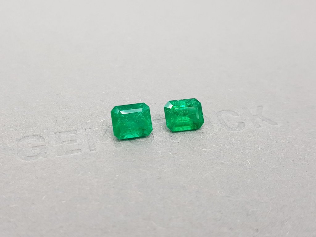 Pair of Vivid Octagon Cut Emeralds 2.59ct, Colombia Image №2