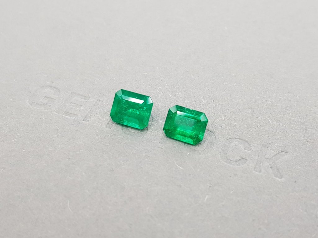 Pair of Vivid Octagon Cut Emeralds 2.59ct, Colombia Image №3