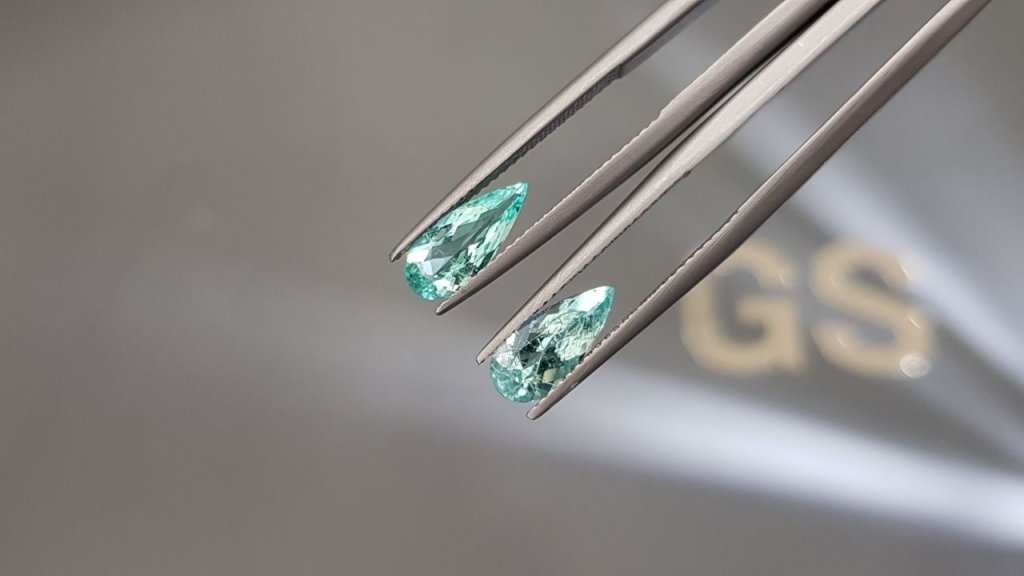 Pair of pear-cut Paraiba tourmalines 1.97 carats, Mozambique Image №3