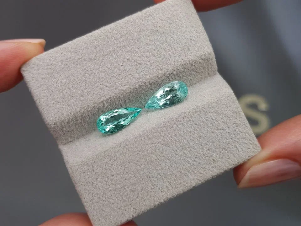 Pair of pear-cut Paraiba tourmalines 1.97 carats, Mozambique Image №4