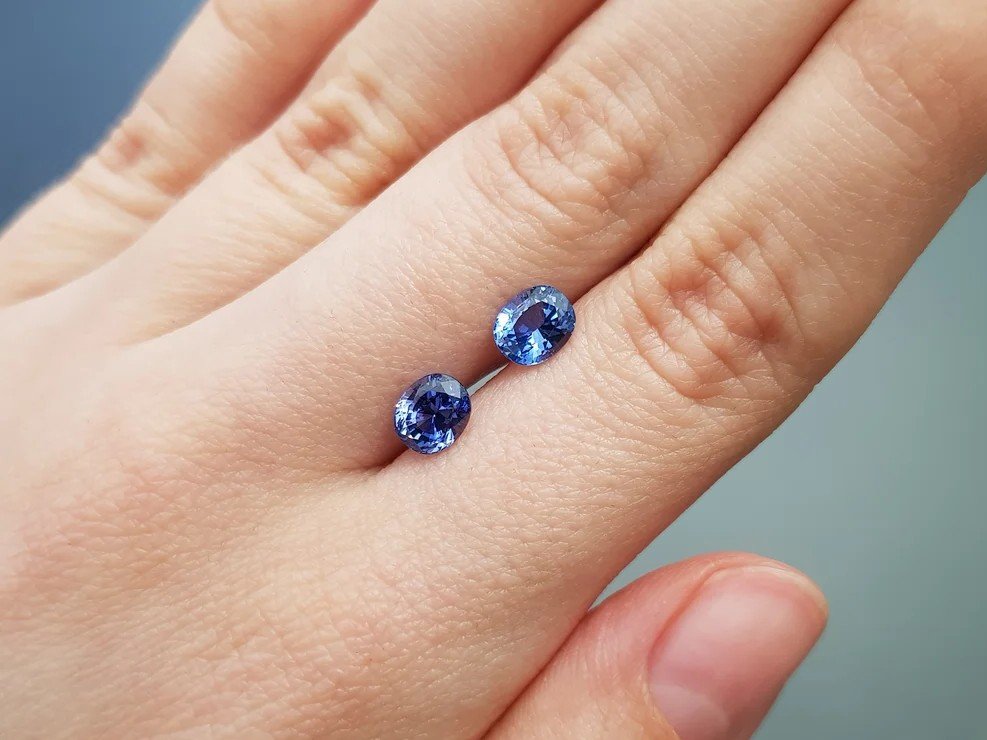 Pair of oval cut blue sapphires 2.10 carats, Sri Lanka Image №3