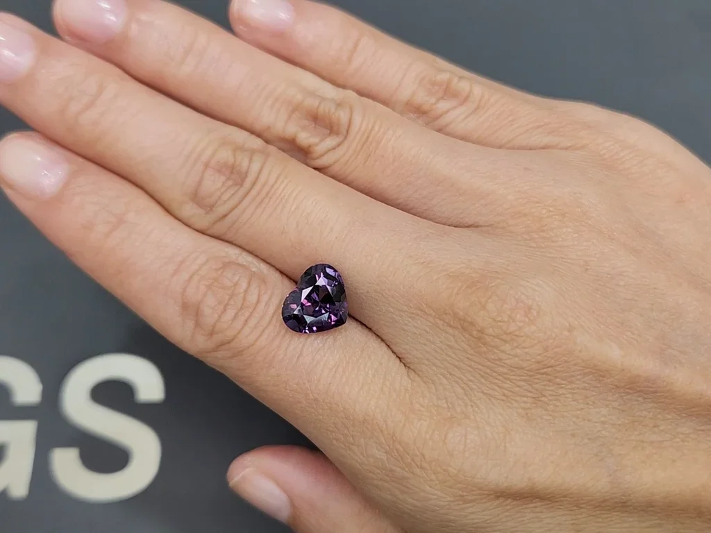 Heart shaped violet-pink spinel 3.58 carat, Sri Lanka Image №2