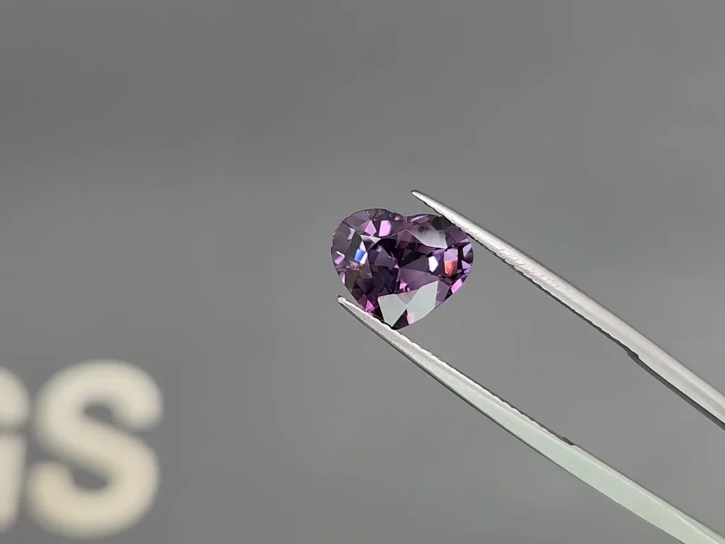 Heart shaped violet-pink spinel 3.58 carat, Sri Lanka Image №3
