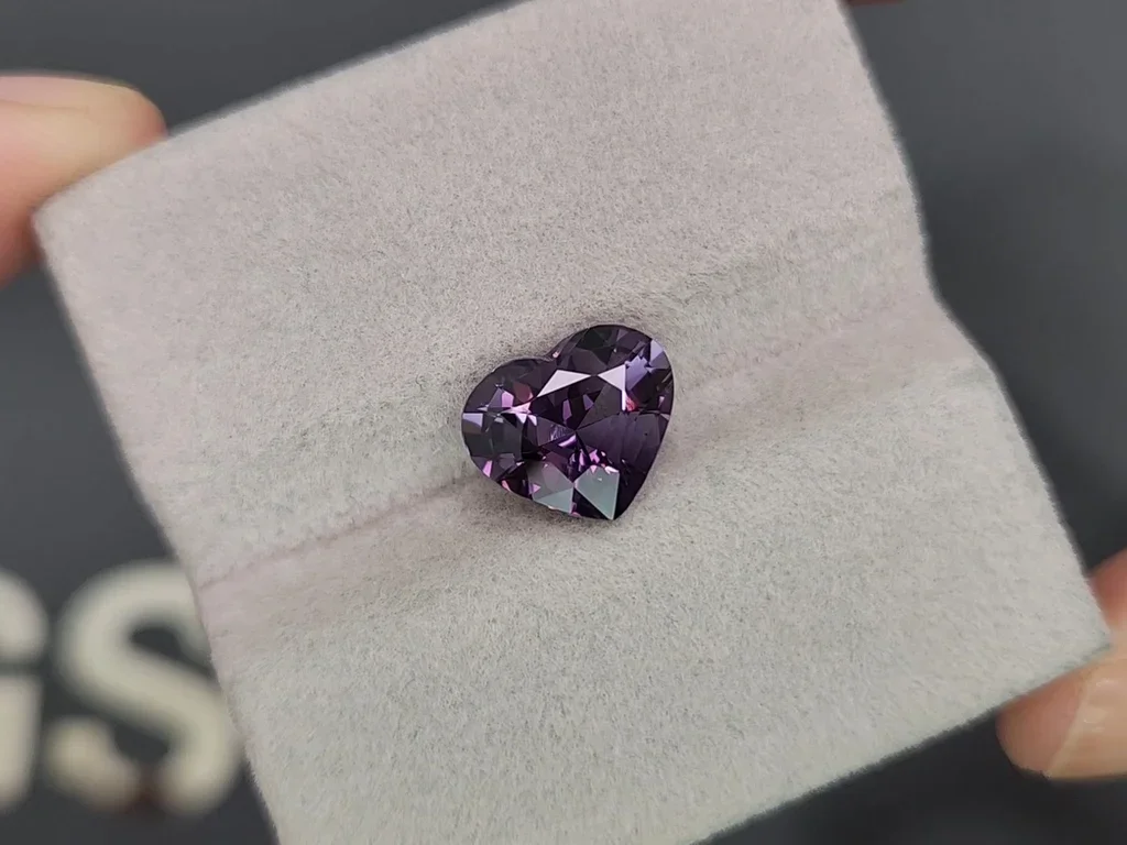 Heart shaped violet-pink spinel 3.58 carat, Sri Lanka Image №4