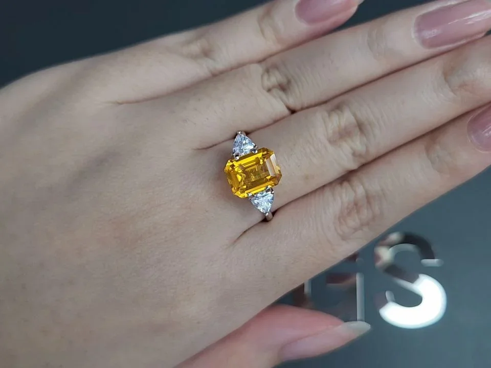 Yellow-orange sapphire in octagon cut 4.03 carats, Sri Lanka Image №5