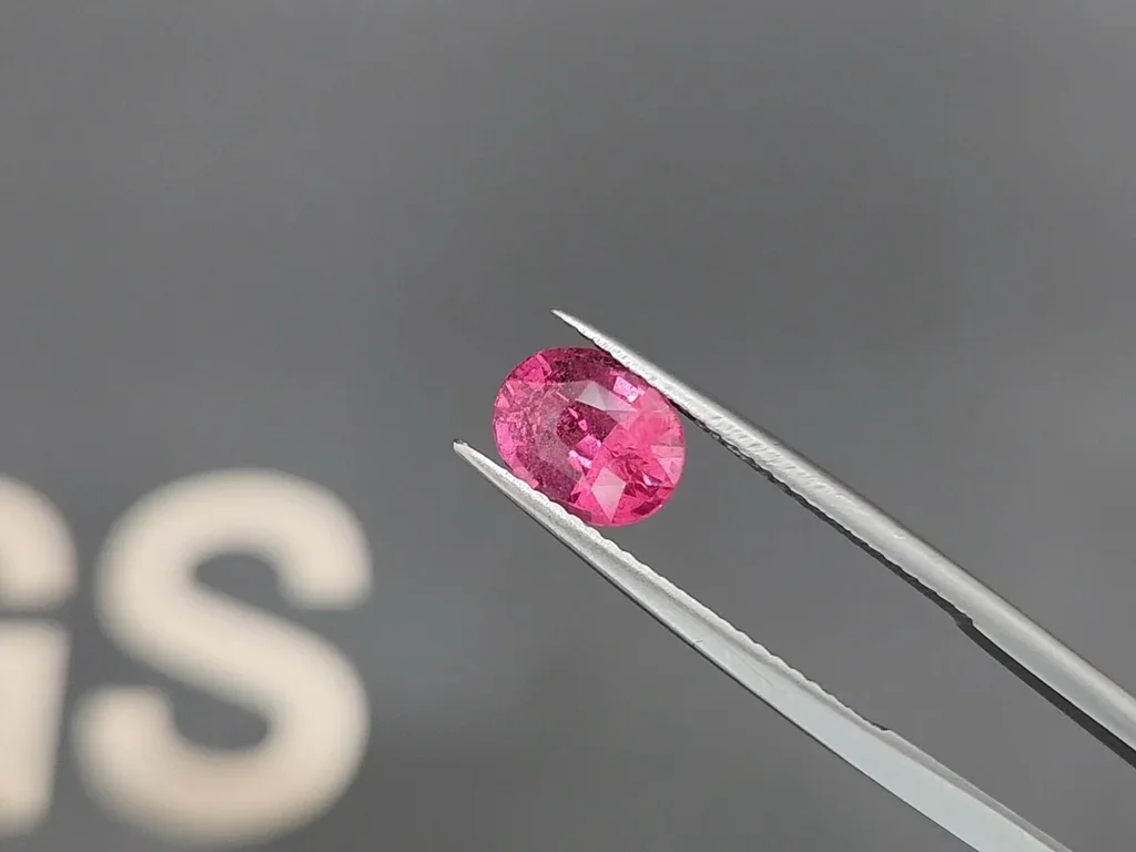 Vivid pink Mahenge spinel in oval cut 2.06 carats, Tanzania Image №3
