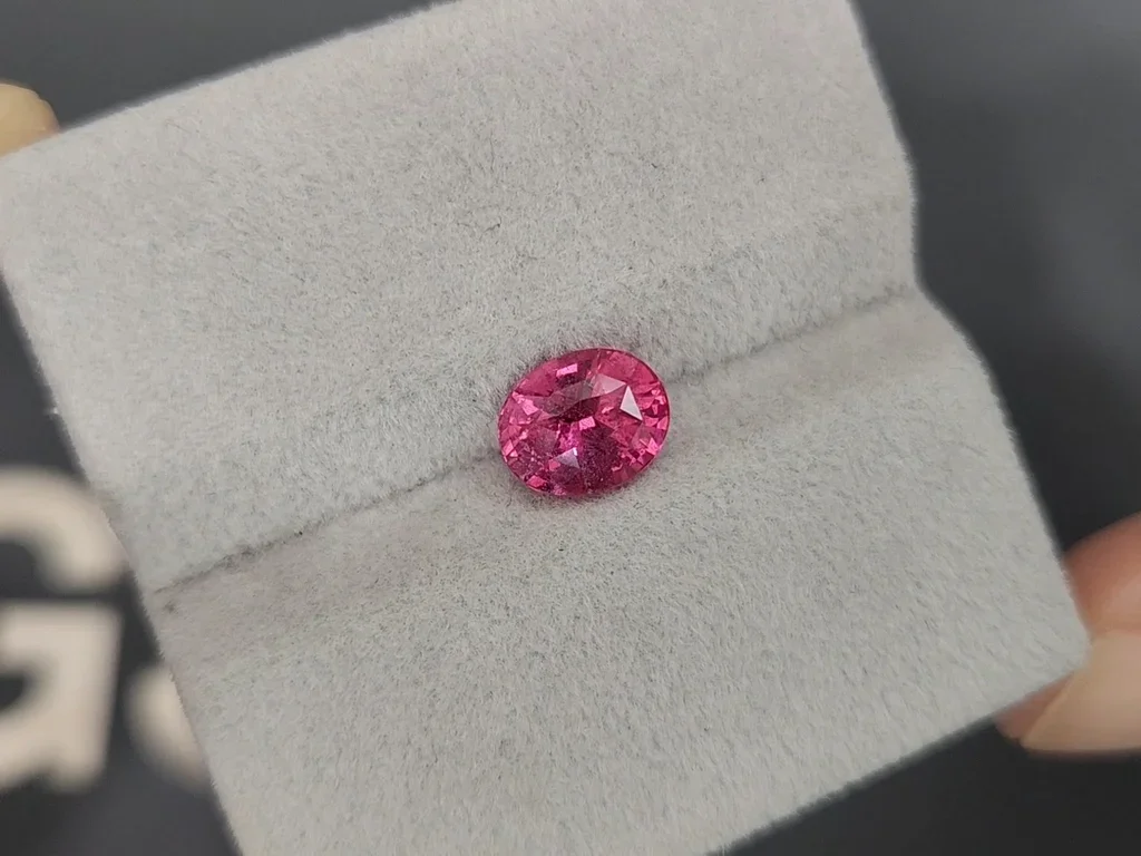 Vivid pink Mahenge spinel in oval cut 2.06 carats, Tanzania Image №4