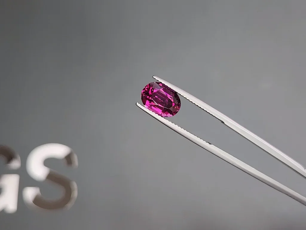 Purple Umbalite garnet in oval cut, 3.46 carats, Africa Image №3