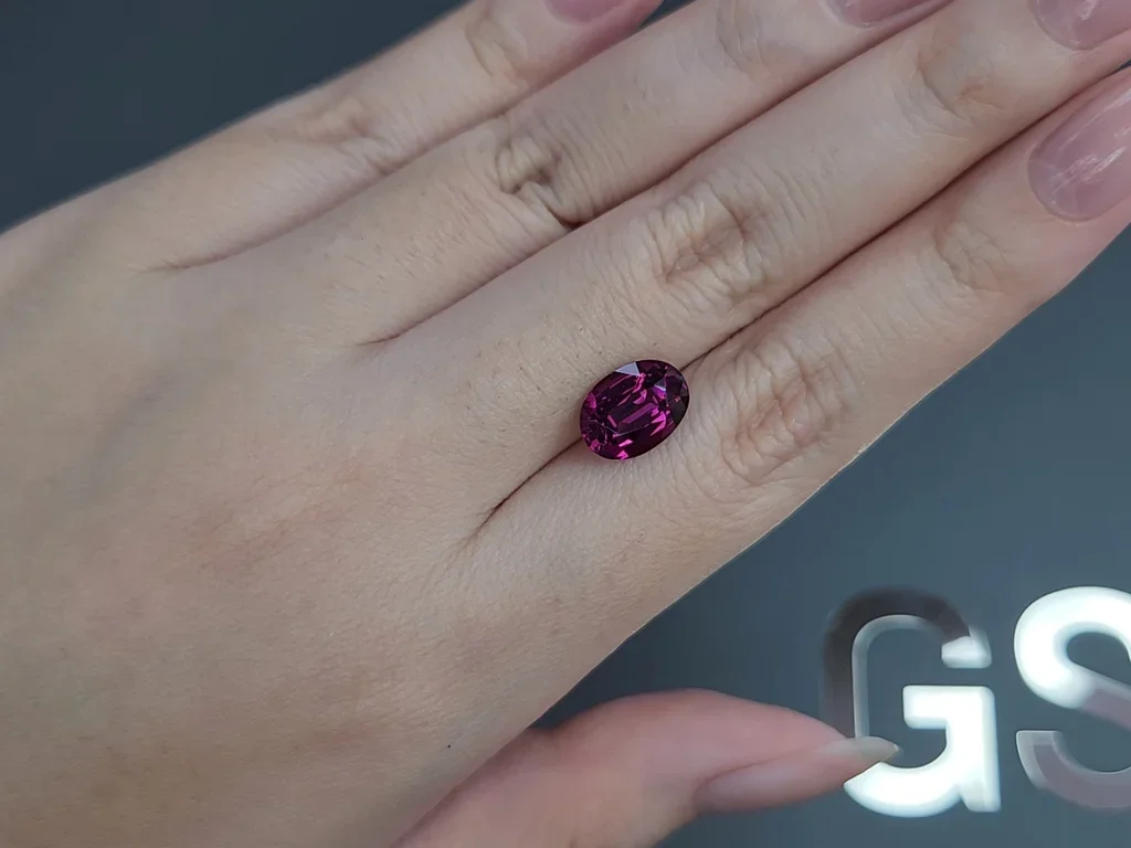 Purple Umbalite garnet in oval cut, 3.46 carats, Africa Image №2