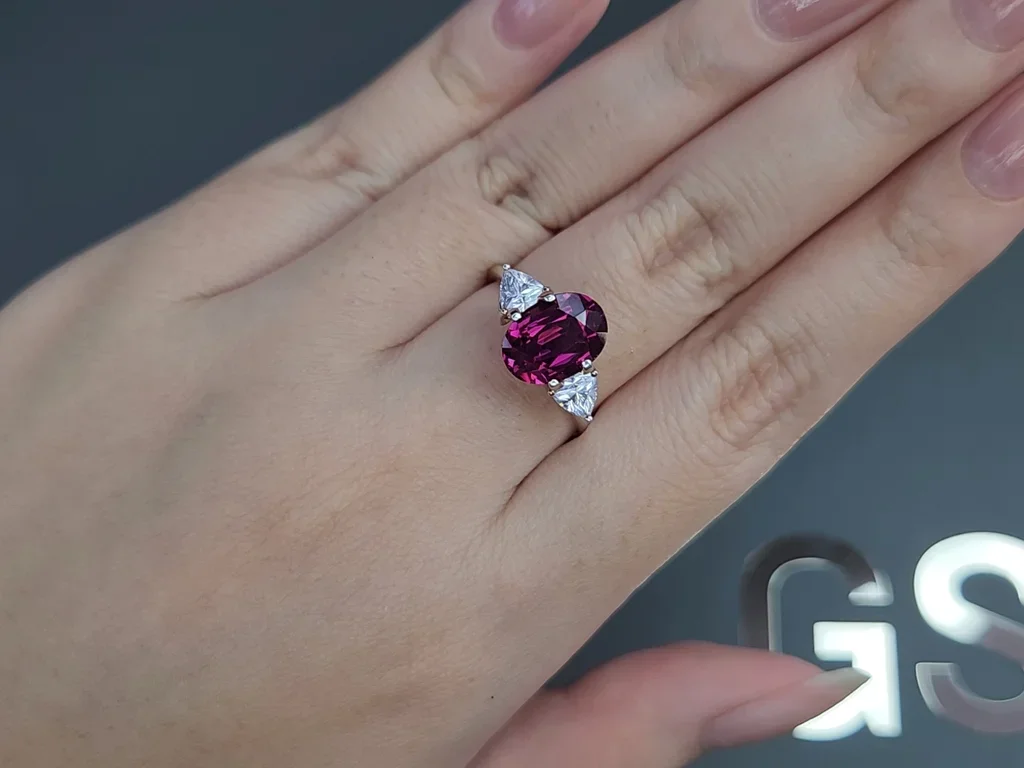Purple Umbalite garnet in oval cut, 3.46 carats, Africa Image №5