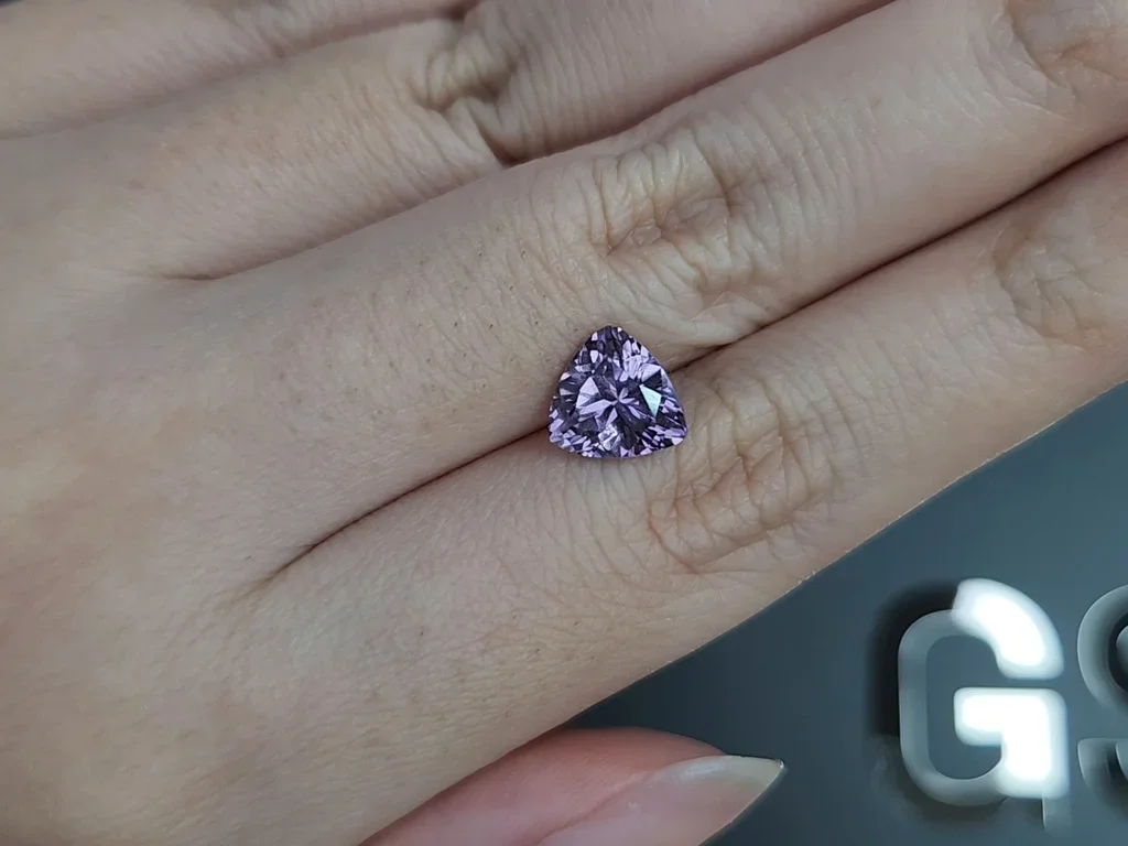 Lavender spinel trillion cut 2.15ct, Tanzania Image №2