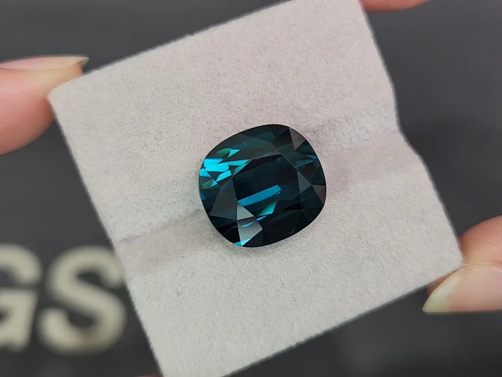 Large blue indigolite tourmaline cushion cut 16.00 carats, Afghanistan  Image №4