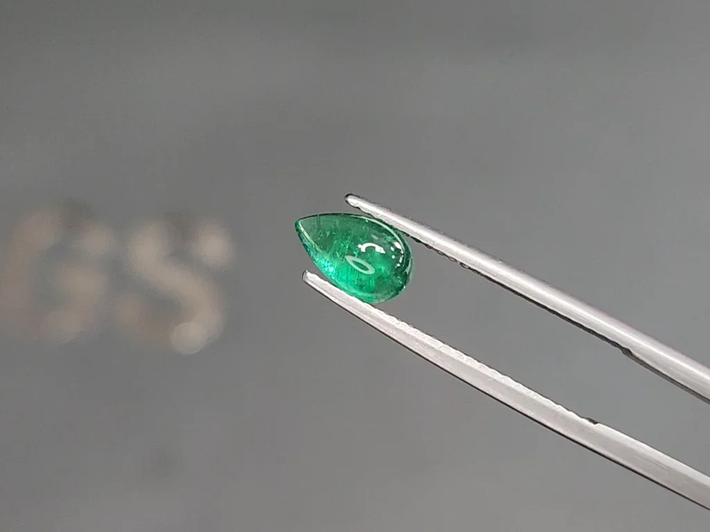 Emerald cabochon cut 1.15 carats, Russia Image №3
