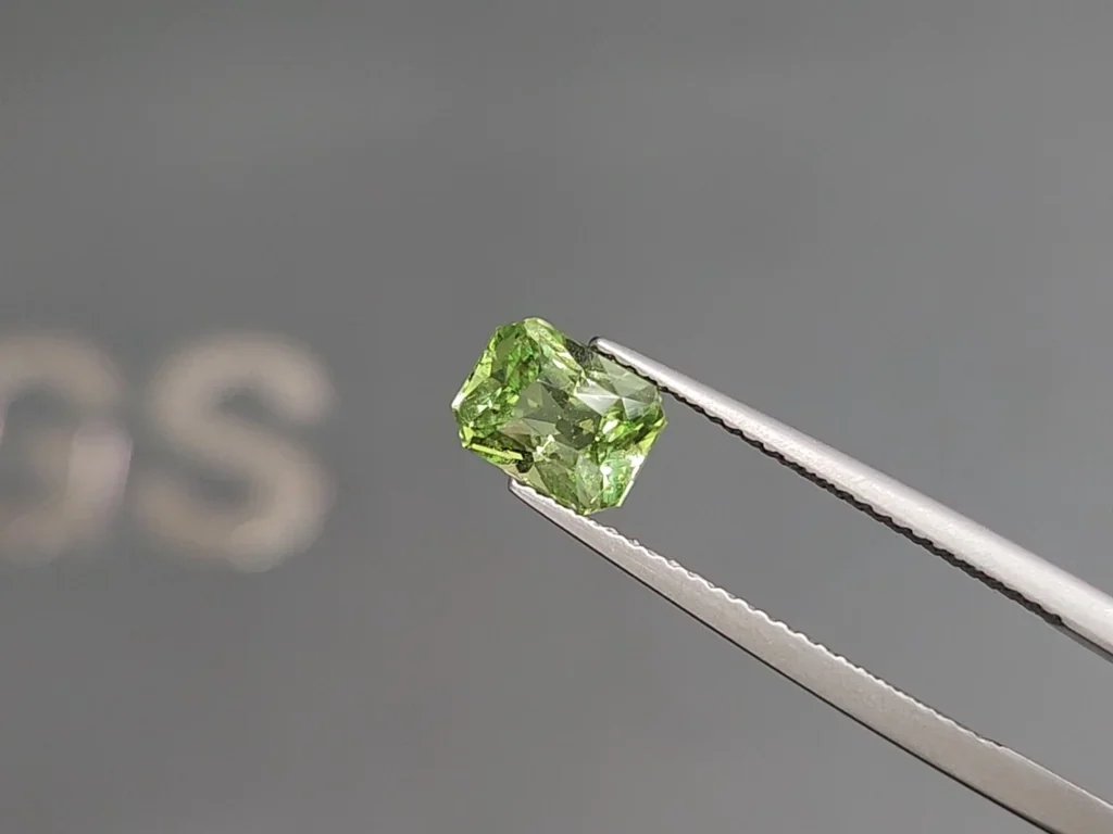 Tsavorite garnet radiant cut 1.65 carats, Tanzania Image №3