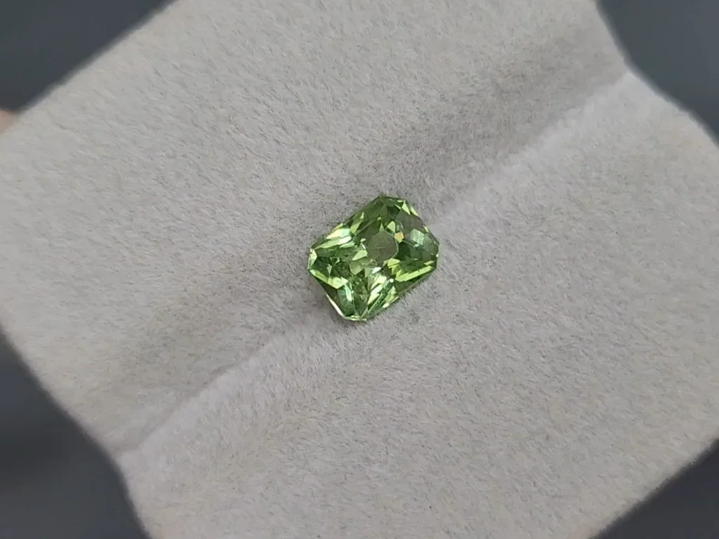 Tsavorite garnet radiant cut 1.65 carats, Tanzania Image №4