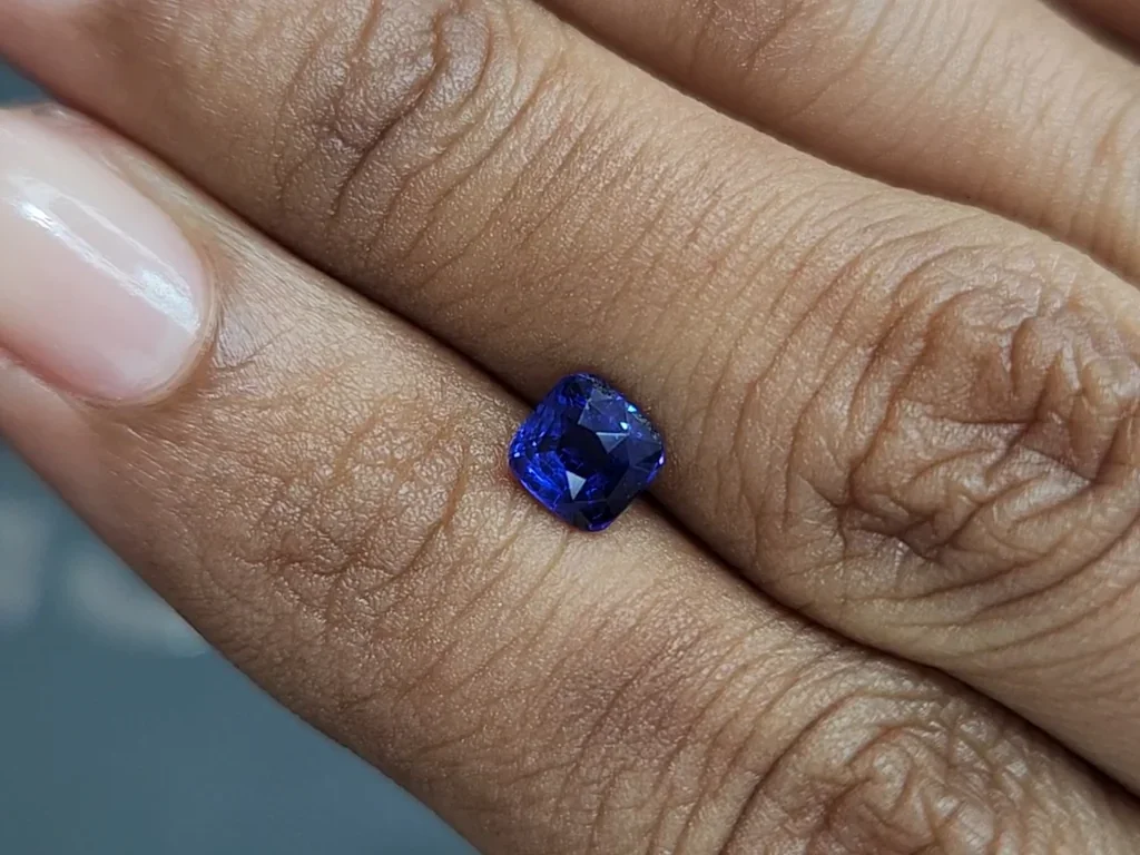 Unheated sapphire Royal blue cushion cut 1.01 carats, Sri Lanka Image №2