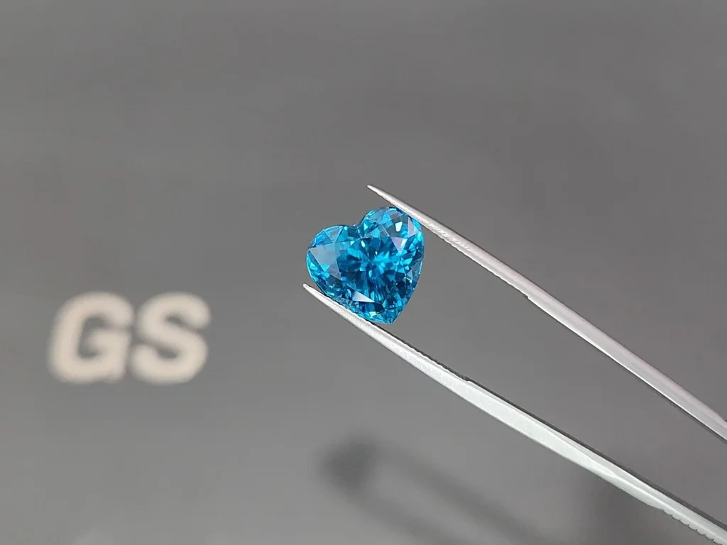 Zircon neon blue heart shape 13.09 carats, Cambodia Image №3