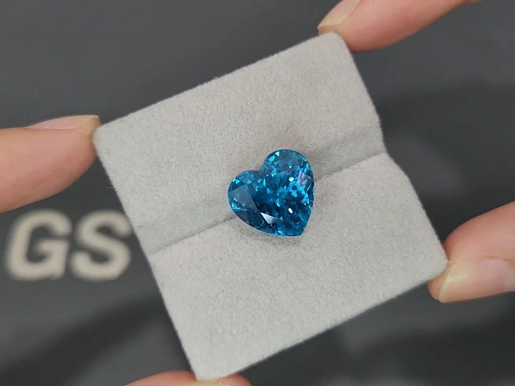 Zircon neon blue heart shape 13.09 carats, Cambodia Image №4