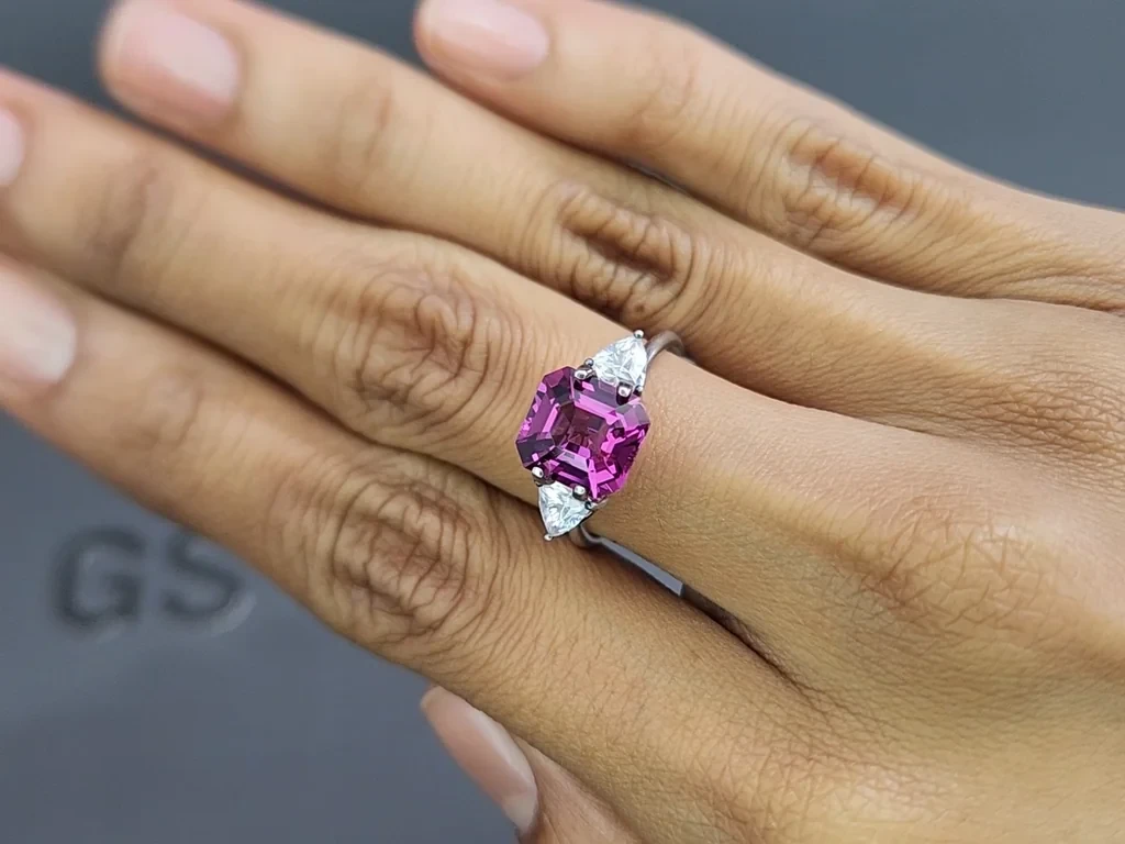 Purple garnet octagon cut  3.75 carats,Tanzania Image №5