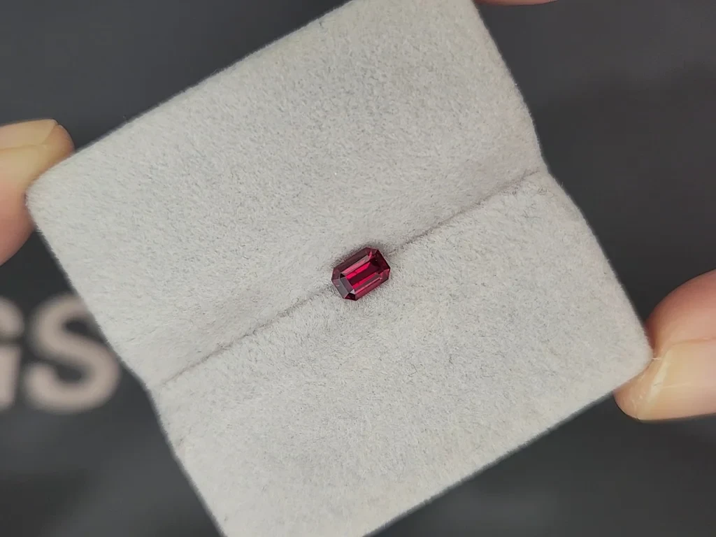 Unheated ruby Pigeon blood Red octagon cut 0.53 carats, Mozambique Image №4
