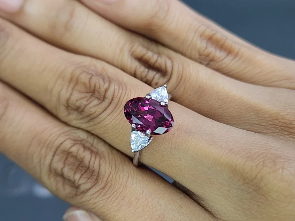 Rhodolite garnet oval cut 3.80 carats, Madagascar Image №5