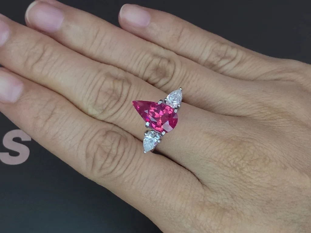 Mahenge spinel  Vibrant Pink pear shape 3.15 carats, Tanzania Image №4