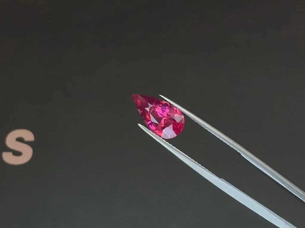 Mahenge spinel  Vibrant Pink pear shape 3.15 carats, Tanzania Image №3