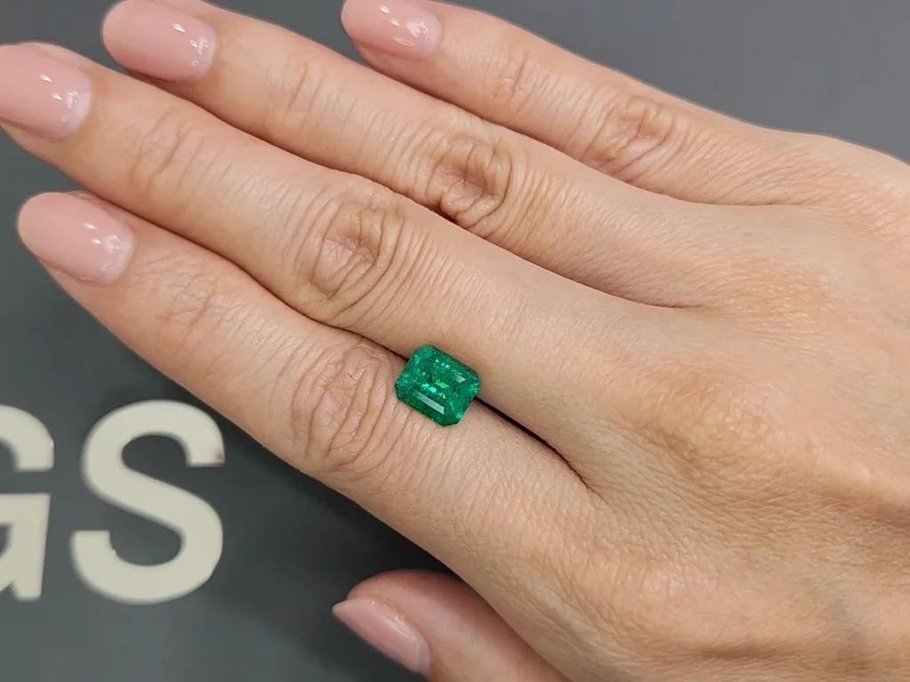 Muzo Green emerald 1.84 ct, Colombia Image №2