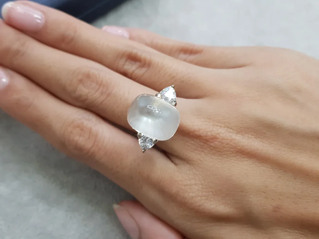 Burmese moonstone in sugar loaf cut 12.44 carats Image №4