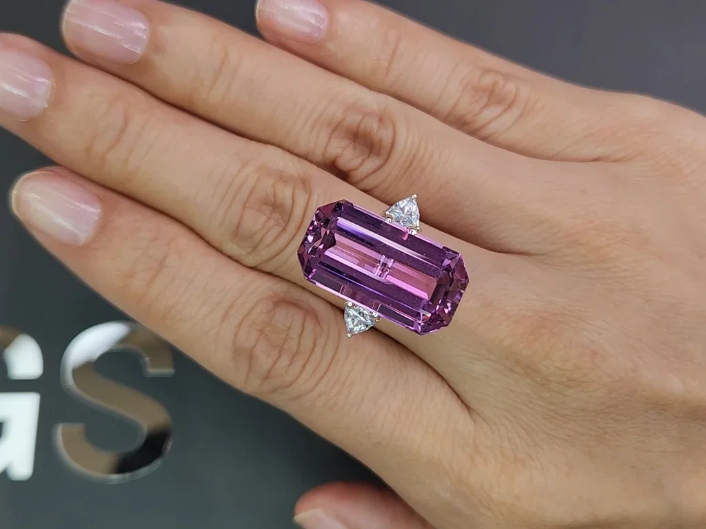 Octagon cut vivid pink kunzite 19.81 carats, Afghanistan  Image №5