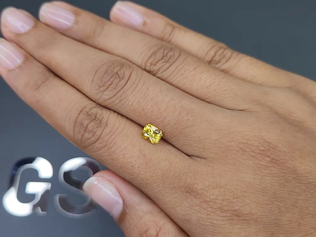 Vivid yellow sapphire 0.83 ct radiant cut, Sri Lanka Image №2