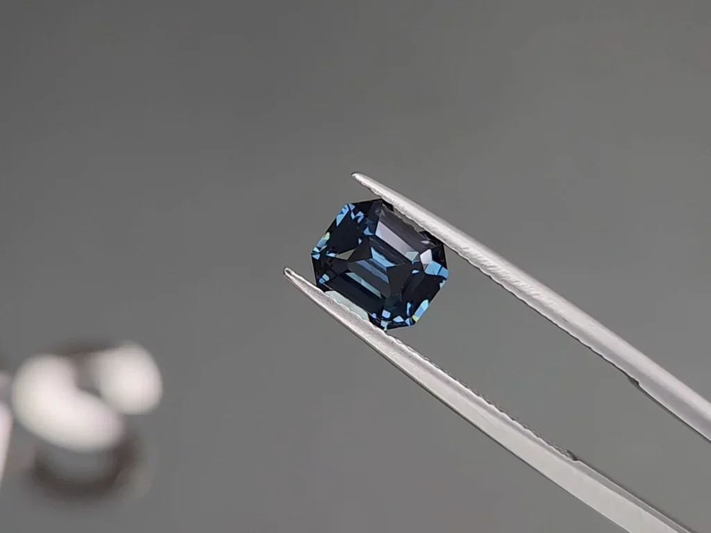 Blue spinel in octagon cut 1.95 carats, Sri Lanka  Image №3
