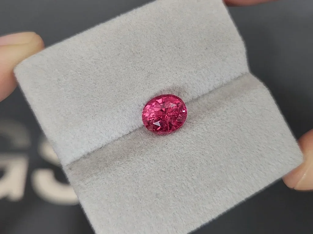 Vivid pink Mahenge spinel in oval cut 2.57 carats, Tanzania Image №4