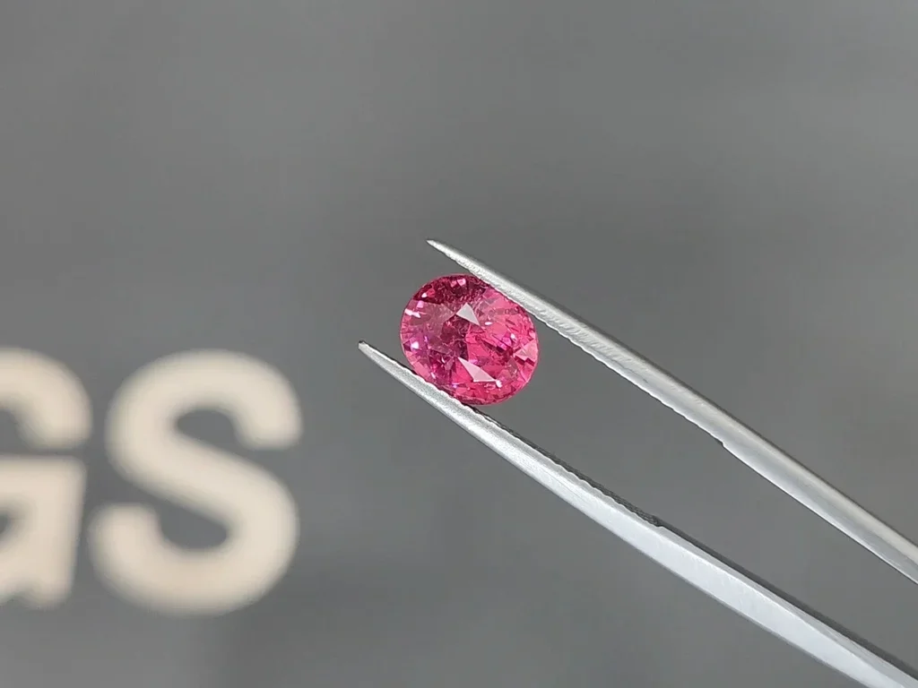 Vivid pink Mahenge spinel in oval cut 2.57 carats, Tanzania Image №3