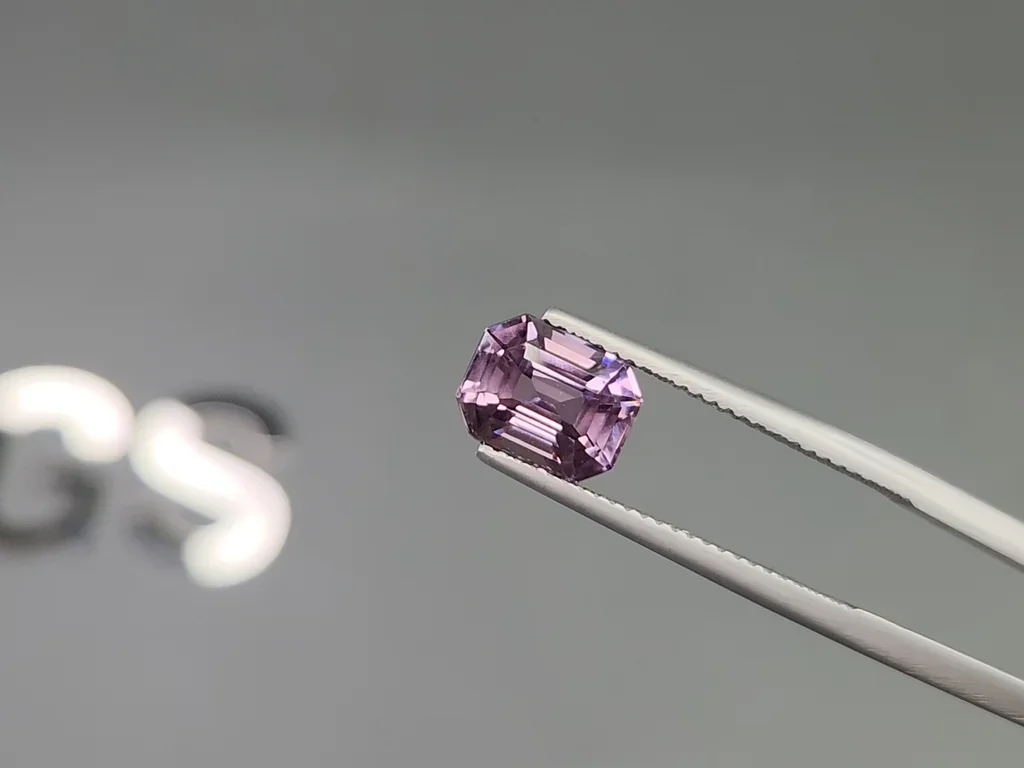 Purple spinel octagon cut 2.99 carats, Tanzania Image №3